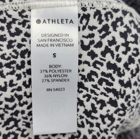 Athleta Black & White Leopard Print Mid Rise 2 Pocket Activewear Leggings Size S - Picture 9 of 10